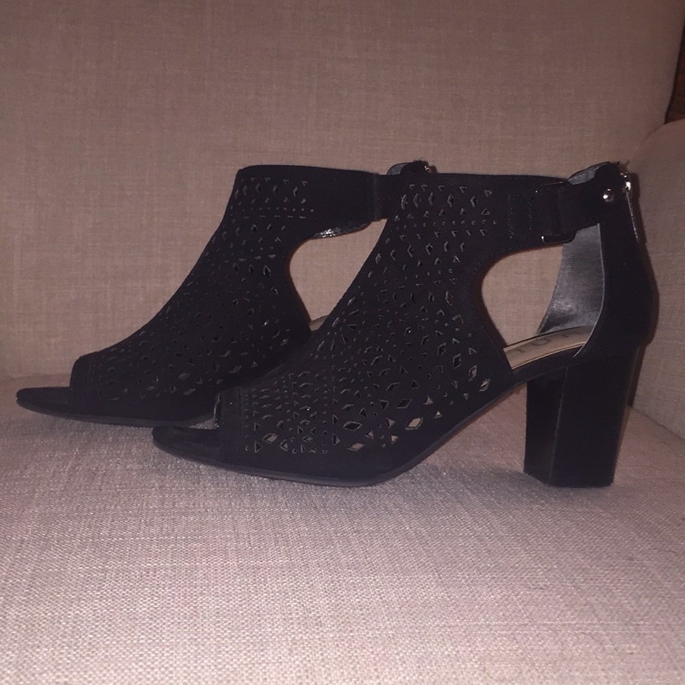 Black peep toe heels